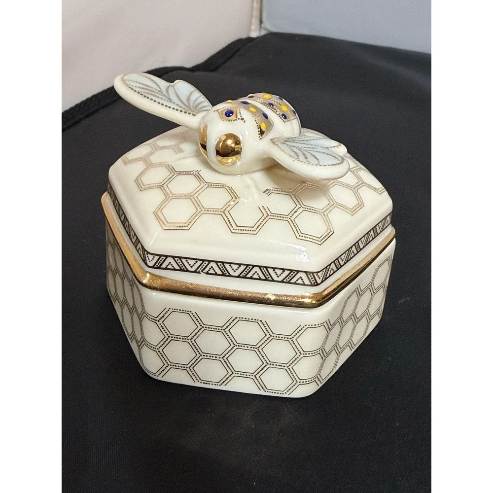 Lenox Bee Beehive Jeweled Trinket Box Excellent Condition Vanity Jewelry Decor